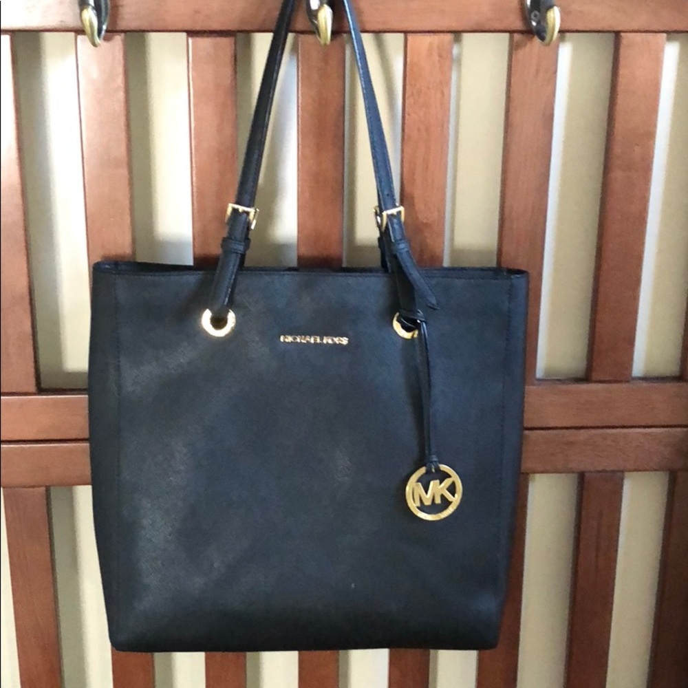 Black Michael Kors tote
